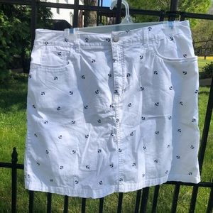 White Skirt With An Anchor Pattern